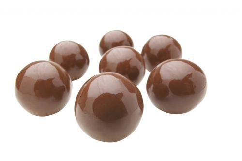 Chocolate corn crisps